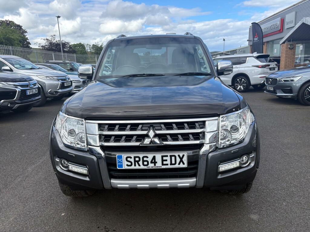 Mitsubishi Shogun Di-d Barbarian White #8