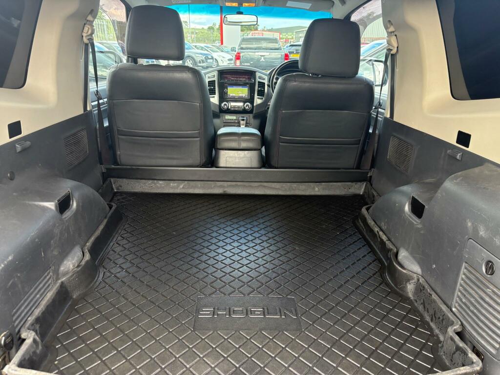 Mitsubishi Shogun 3.2 Di-dc Barbarian Suv 4Wd L Grey #2