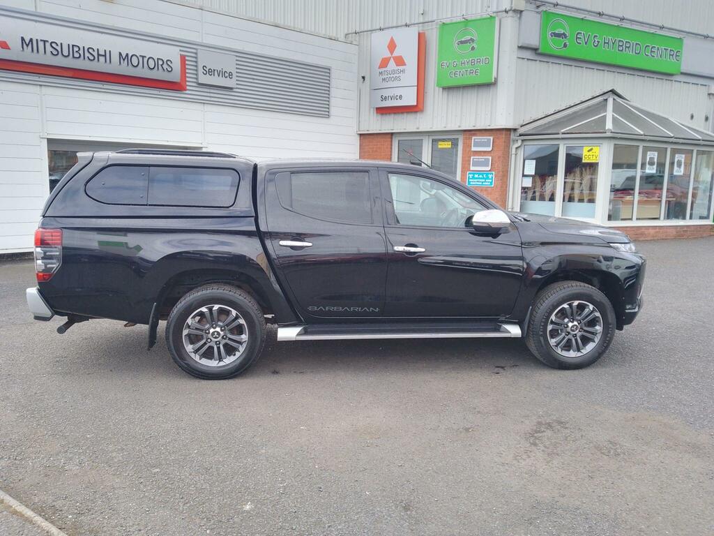 Mitsubishi L200 2.2 Di-d Dc Barbarian 4Wd Euro 6 Ss Black