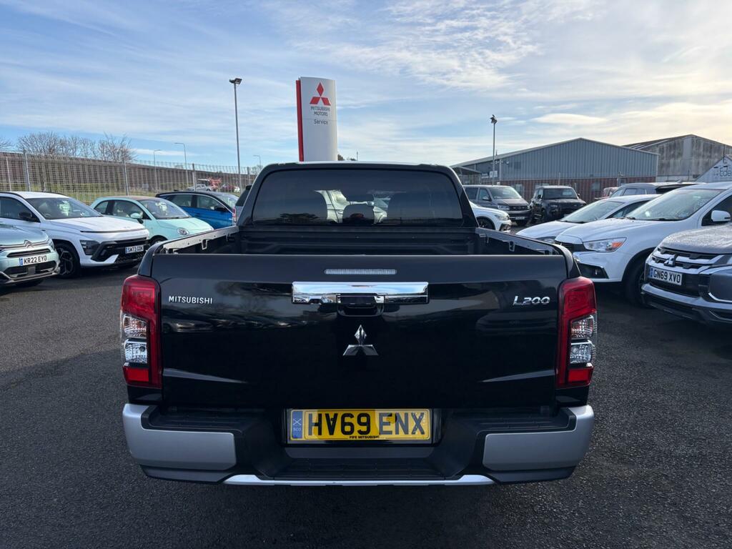 Mitsubishi L200 2.2 Di-d Dc Barbarian 4Wd Euro 6 Ss Black #4