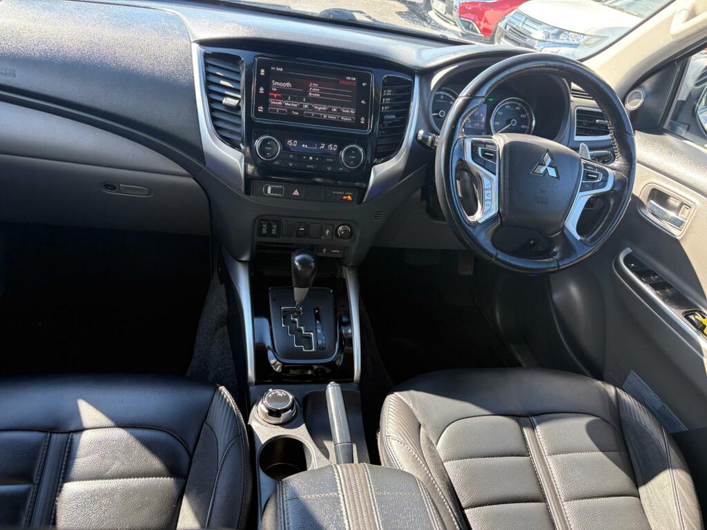 Mitsubishi L200 2.4 Di-d Dc Barbarian Black 4Wd Euro 6 R White