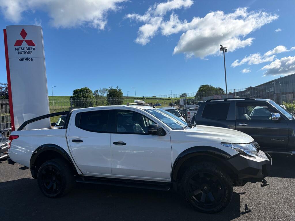 Mitsubishi L200 2.4 Di-d Dc Barbarian Black 4Wd Euro 6 R White #6