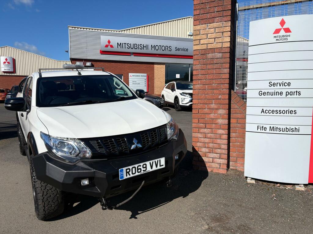 Mitsubishi L200 2.4 Di-d Dc Barbarian Black 4Wd Euro 6 R White #4