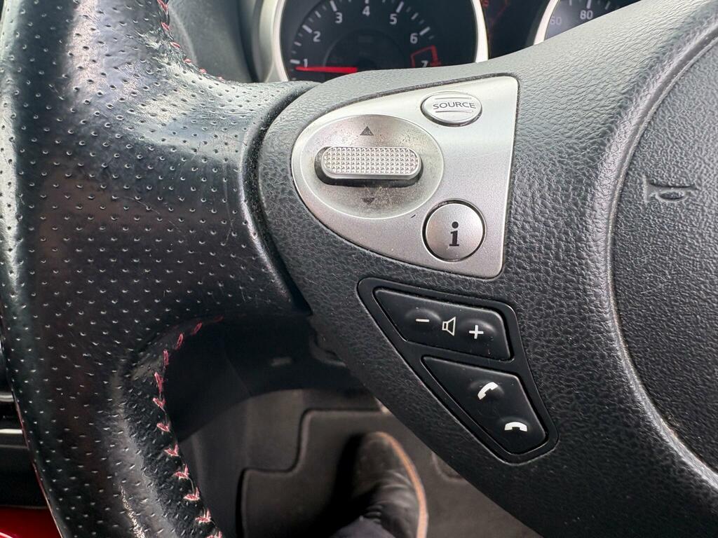 Nissan Juke Hatchback Black #35
