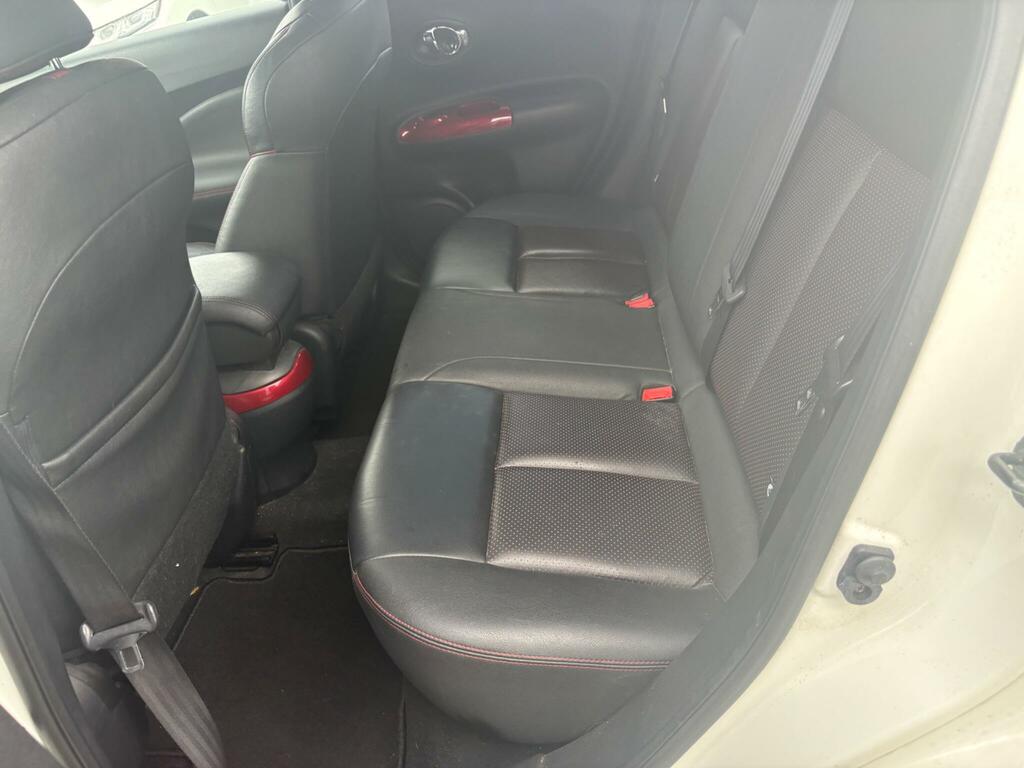 Nissan Juke Hatchback Black #26
