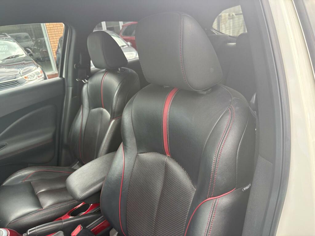 Nissan Juke Hatchback Black #18