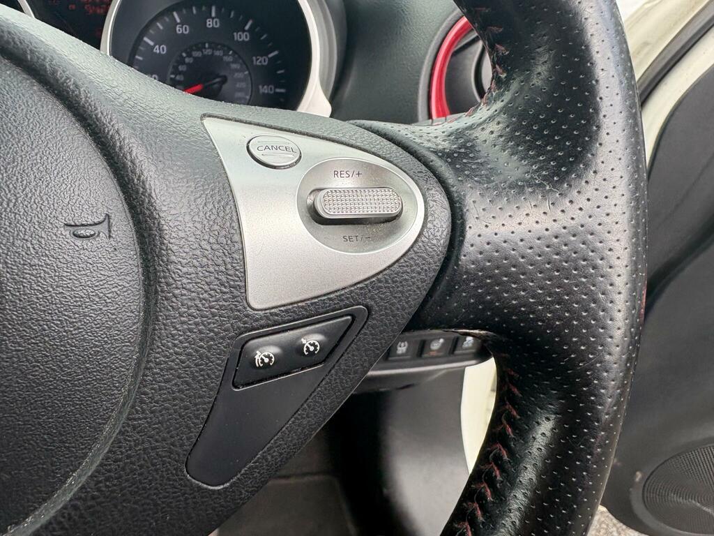 Nissan Juke Hatchback Black #37
