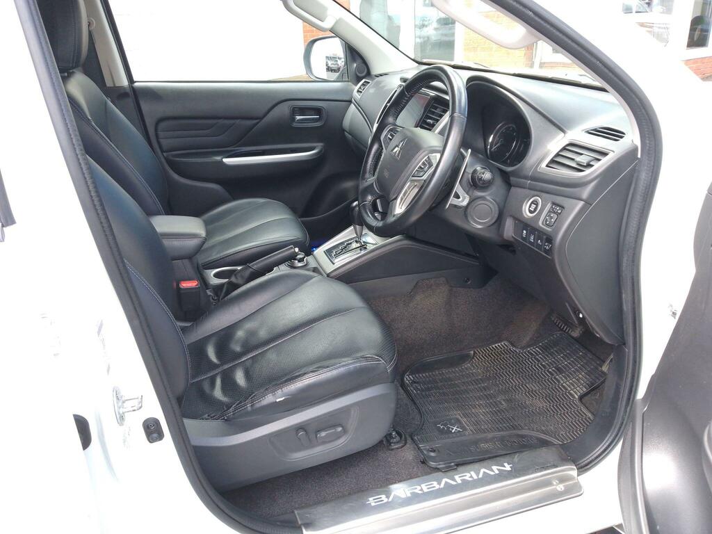 Mitsubishi L200 2.3 Di-d Barbarian Dcb 148 Bhp Red #19