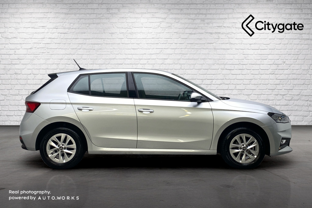 Skoda Fabia Hatch Se Edition 1.0 Mpi 80 Ps 5G Man LO75HFN Silver #4