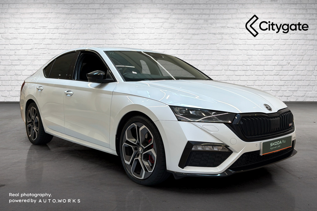 Skoda Octavia Hatch Vrs 2.0 Tsi 245 Ps Dsg White