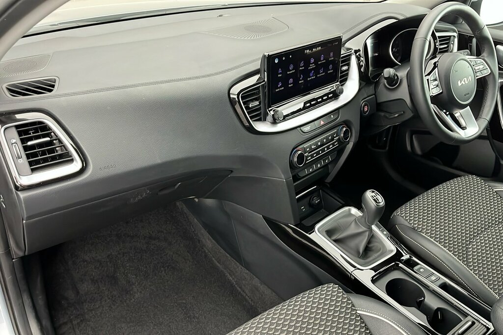 Kia Ceed 1.5 T-gdi 3 Sportswagon Euro 6 LA25EBU Silver #2