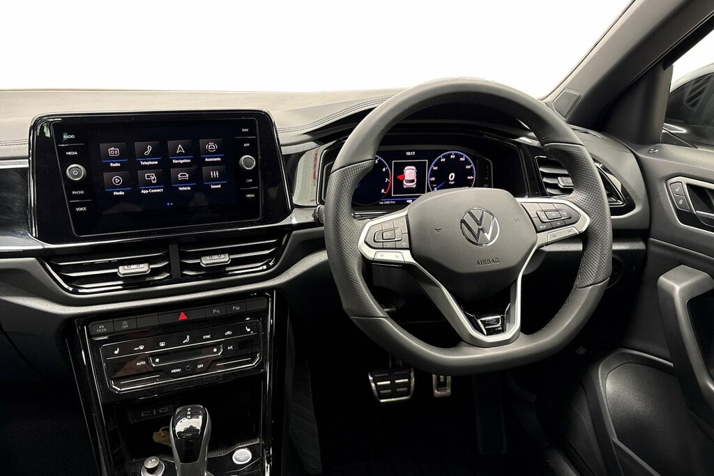 Volkswagen T-Roc Black Edition Plus 1.5 Tsi 150Ps 7-Speed Dsg KM75AJV Black #2