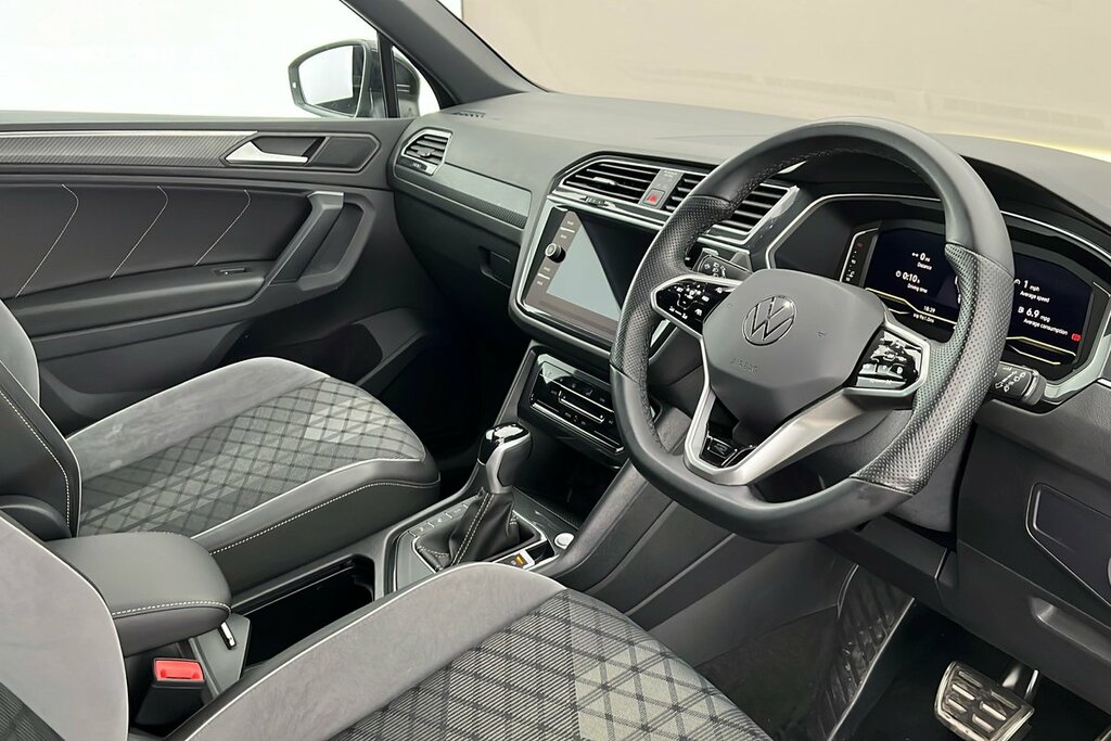 Volkswagen Tiguan R-line 1.5 Tsi 150Ps 7-Speed Dsg AD72ELU Black #6