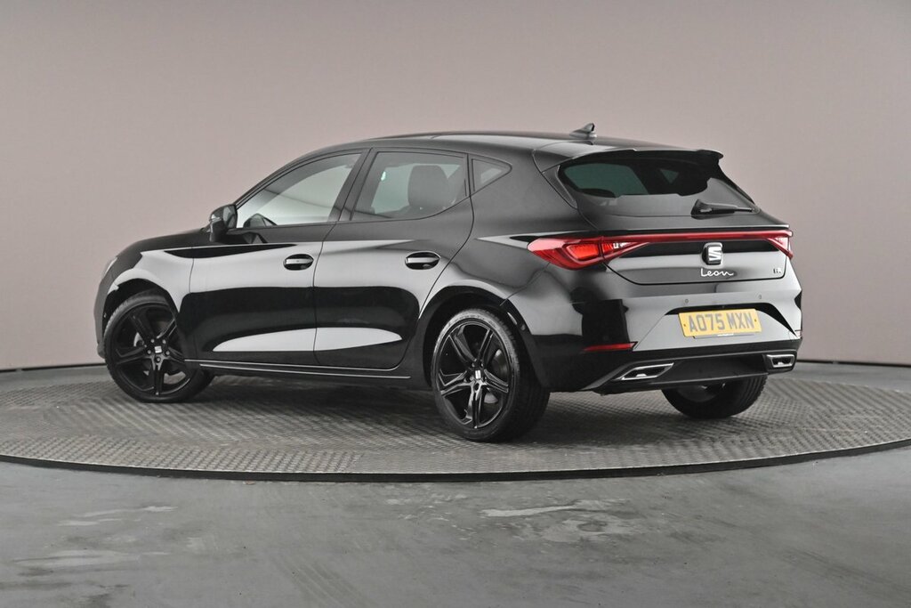 Seat Leon Hatch Fr Black Edition 1.5 Etsi Afv 115 7-Speed Au AO75MXN Black #3