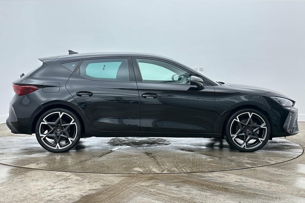 Cupra Leon Hatch V2 1.5 Etsi 150 7-Speed KW25LDJ Black #4