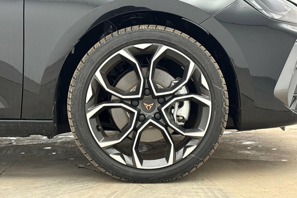 Cupra Leon Leon Hatch V1 1.5 E-hybrid 204 6-Speed Au KS75DSU Black #5