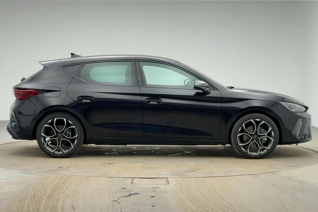 Cupra Leon Leon Hatch V1 1.5 E-hybrid 204 6-Speed Au KS75DSU Black #4