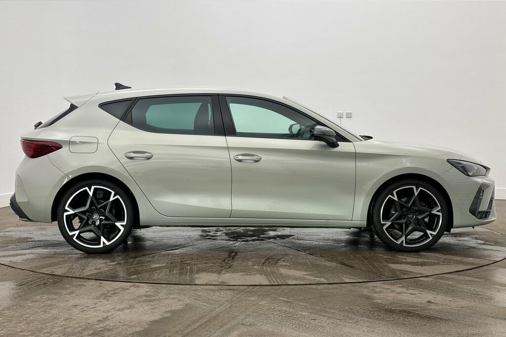Cupra Leon Hatch V2 1.5 Etsi 150 7-Speed Grey #4