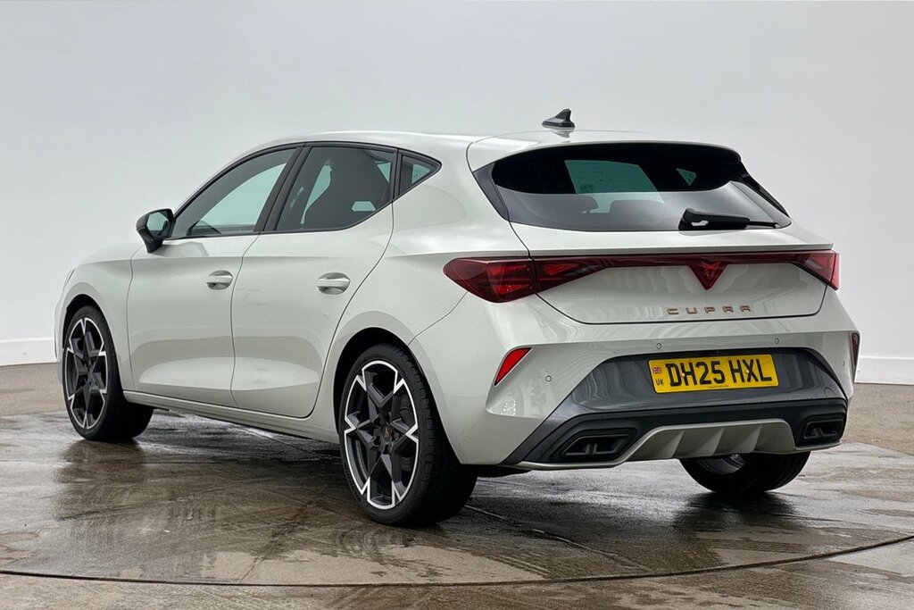 Cupra Leon Hatch V2 1.5 Etsi 150 7-Speed Grey #3