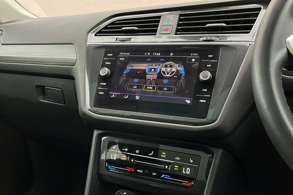 Volkswagen Tiguan Allspace Elegance 1.5 Tsi 150Ps 7-Speed Dsg White #24