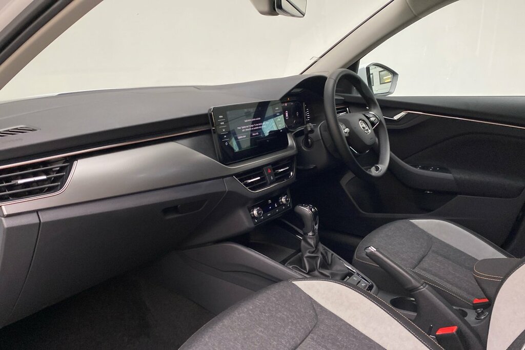 Skoda Kamiq Se L Executive 1.0 Tsi 110 Ps Dsg LP73YXM White #2