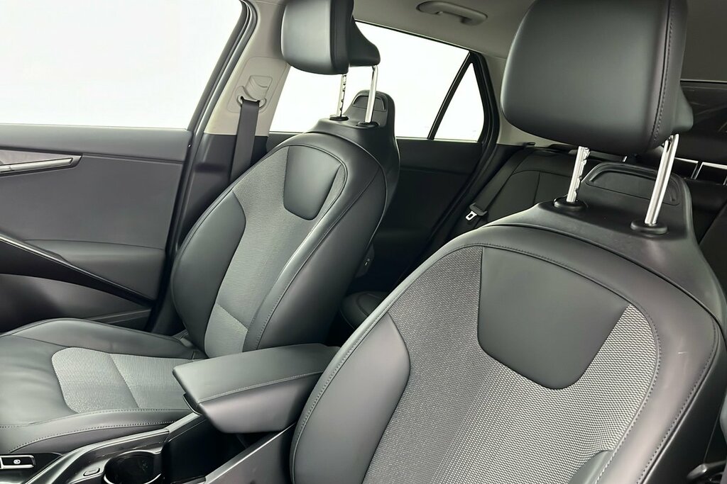 Kia e-Niro 150Kw 4 65Kwh White #24