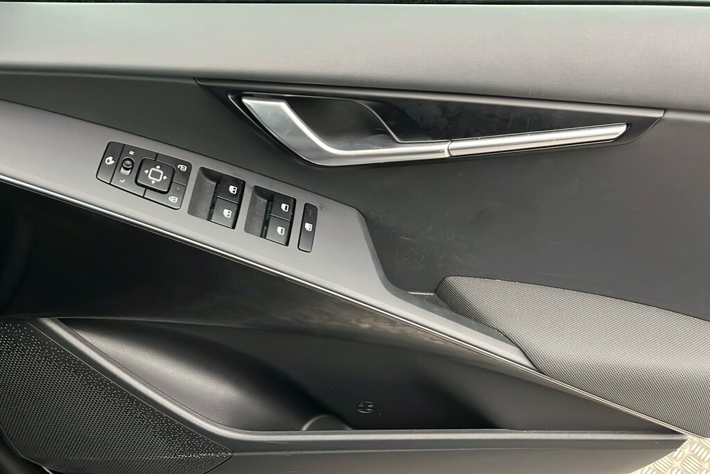 Kia e-Niro 150Kw 4 65Kwh White #23