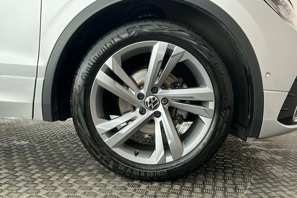 Volkswagen Tiguan R-line Edition 1.5 Tsi 150Ps 7-Speed Dsg Silver #5
