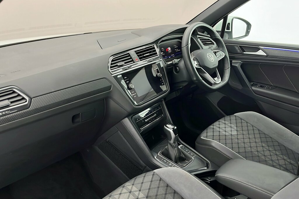 Volkswagen Tiguan R-line 1.5 Tsi 150Ps 7-Speed Dsg White