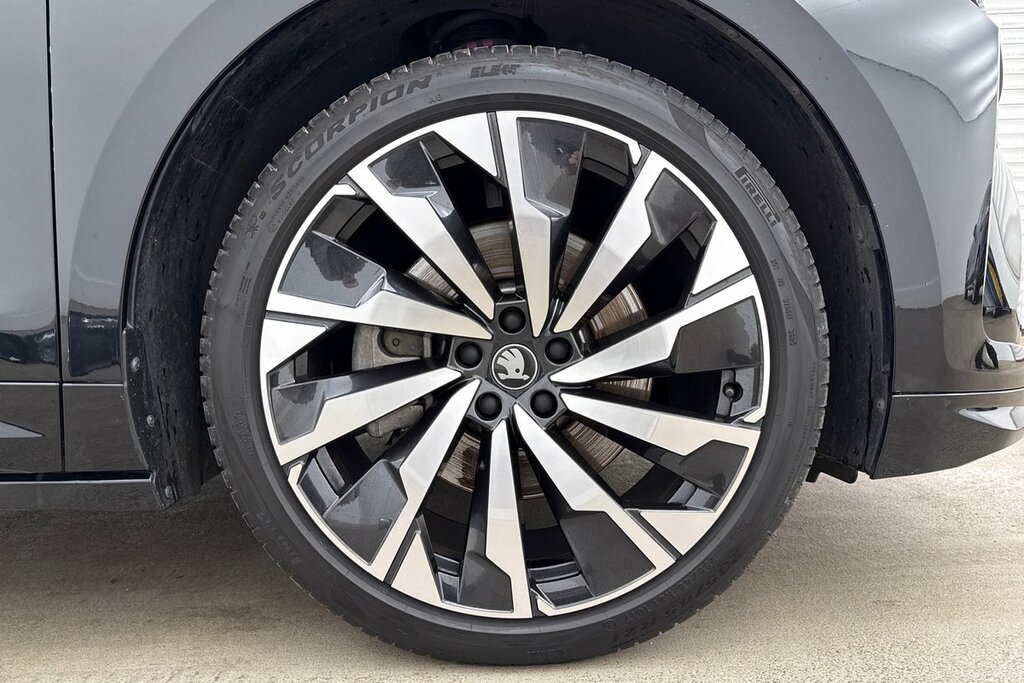 Skoda ENYAQ Sportline 85 82 Kwh 286 Ps Single Speed Black #5