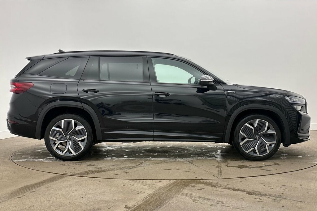 Skoda Kodiaq Sportline 7 Seats 1.5 Tsi E-tec 150 Ps Dsg Black #4