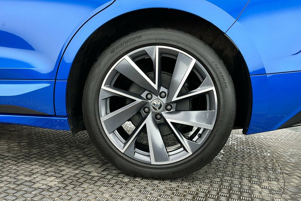 Skoda ENYAQ 210Kw 85X Sportline Plus 82Kwh 4X4 Blue #5