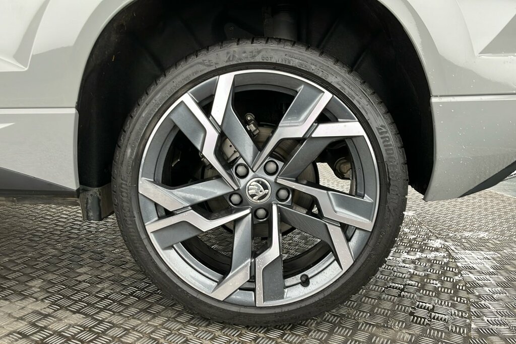 Skoda Karoq Sportline 1.5 Tsi 150 Ps Dsg Grey #5
