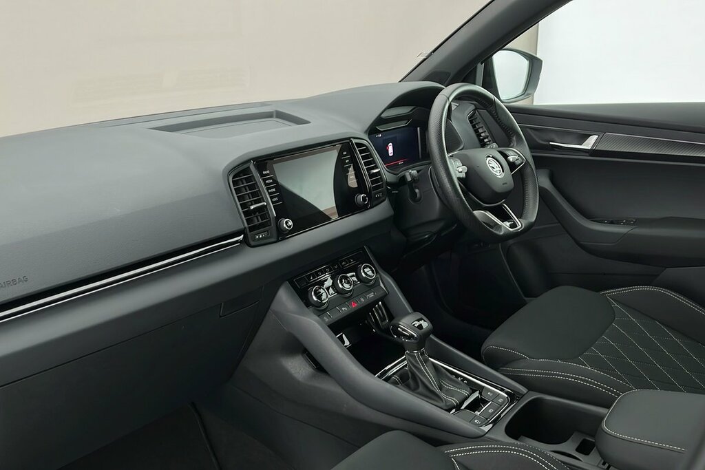 Skoda Karoq Sportline 1.5 Tsi 150 Ps Dsg Grey #2