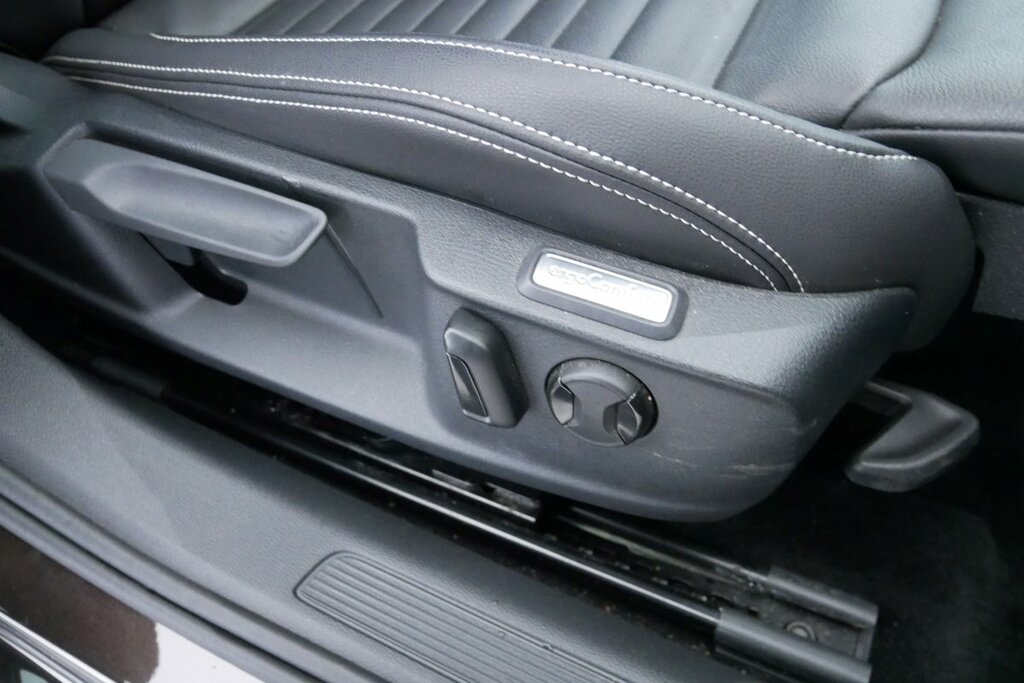 Volkswagen Passat R-line Blue #21