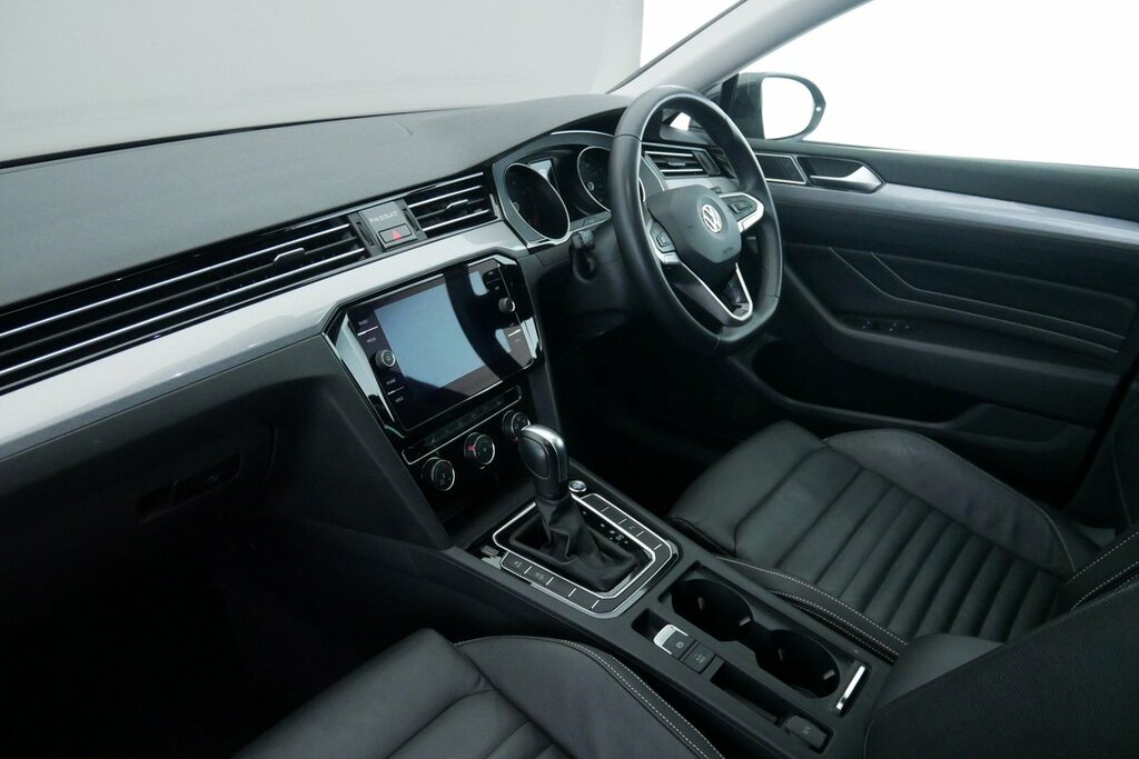 Volkswagen Passat Sel 1.5 Tsi Evo 150Ps 7-Speed Dsg Brown #2