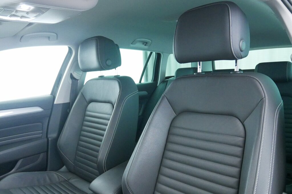 Volkswagen Passat R-line Blue #23