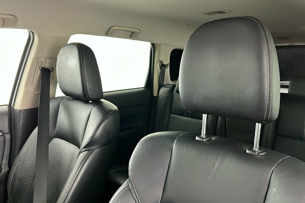 Mitsubishi Outlander Outlander Dynamic Safety Phev Cvt White #23