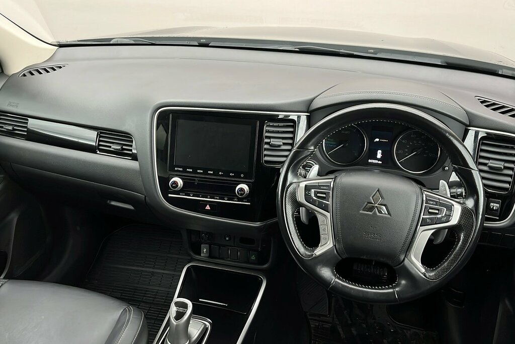 Mitsubishi Outlander Outlander Dynamic Safety Phev Cvt White #9