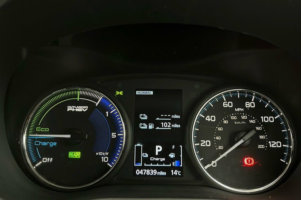 Mitsubishi Outlander Outlander Dynamic Safety Phev Cvt White #21