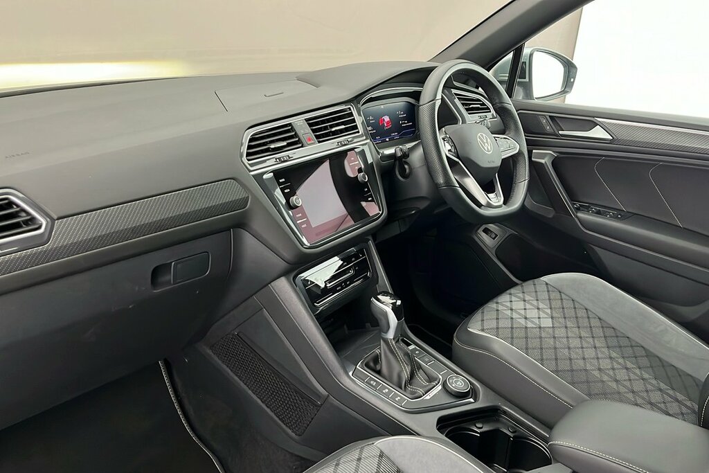 Volkswagen Tiguan Allspace R-line 2.0 Tdi 4Motion 150Ps 7-Speed Dsg Silver #2