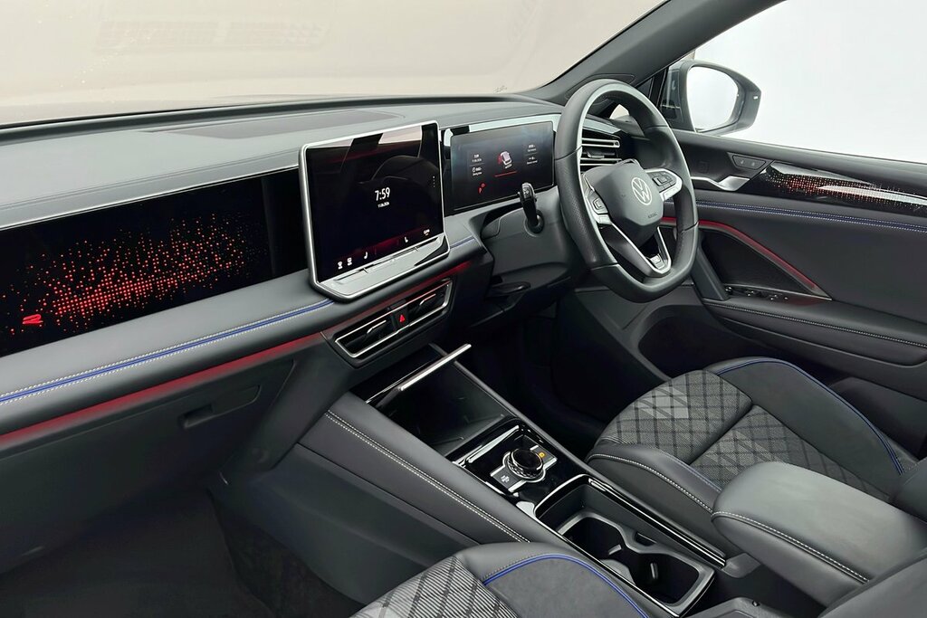 Volkswagen Tiguan R-line 1.5 Etsi 150 Ps 7-Speed Dsg Grey #2