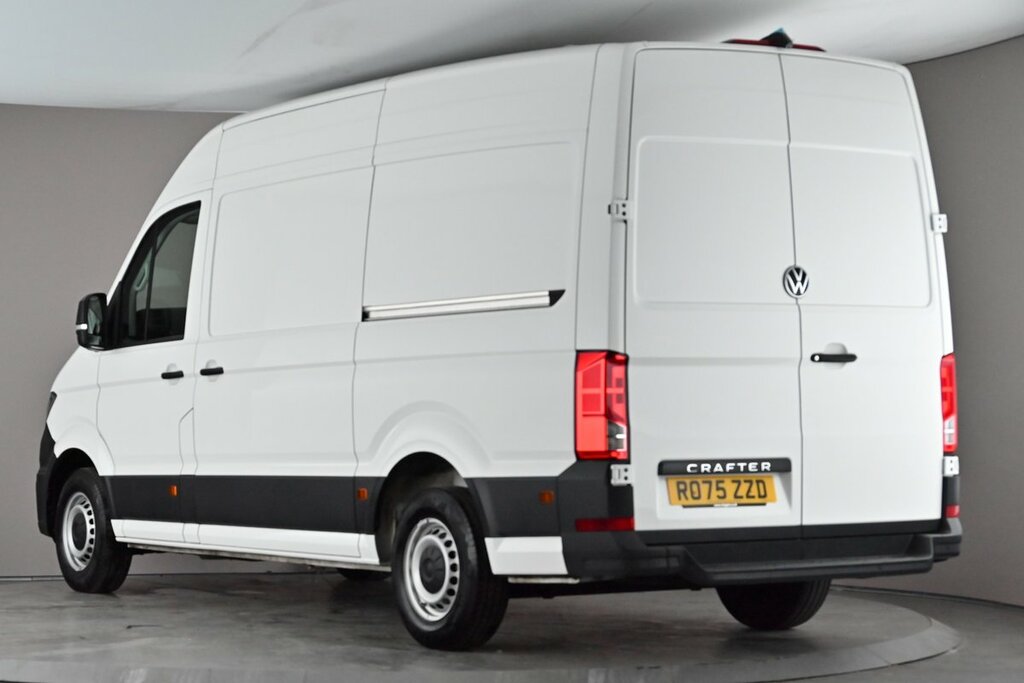 Volkswagen Crafter Cr35 Panel Van Commerce Mwb 140 Ps 2.0 Tdi 6Sp Man White #3