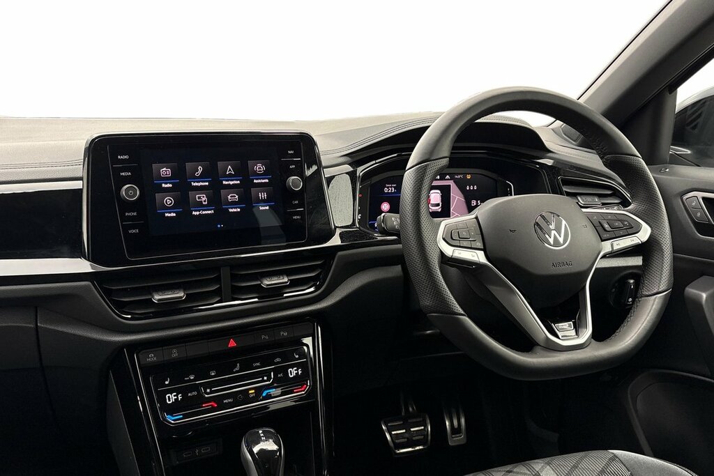 Volkswagen T-Roc Black Edition Plus 1.5 Tsi 150Ps 7-Speed Dsg Silver #2