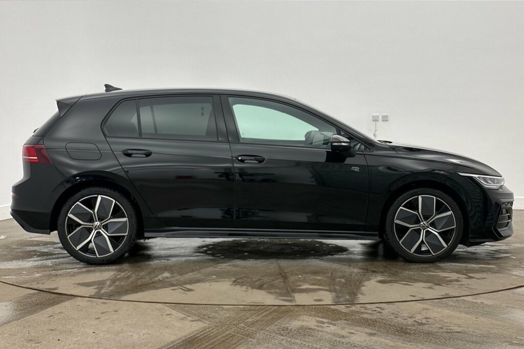Volkswagen Golf Hatch R-line 1.5 Tsi 150Ps 6-Speed DE75NUC Black #4
