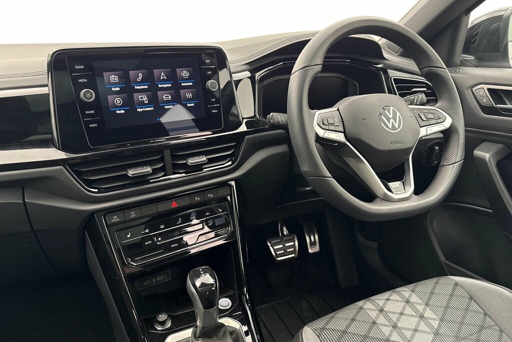 Volkswagen T-Roc Black Edition Plus 1.5 Tsi 150Ps 7-Speed Dsg Silver #2