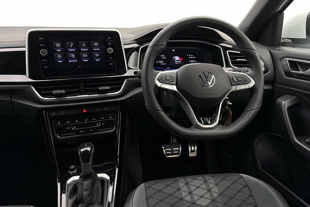 Volkswagen T-Roc R-line 1.5 Tsi 150Ps 7-Speed Dsg White #2
