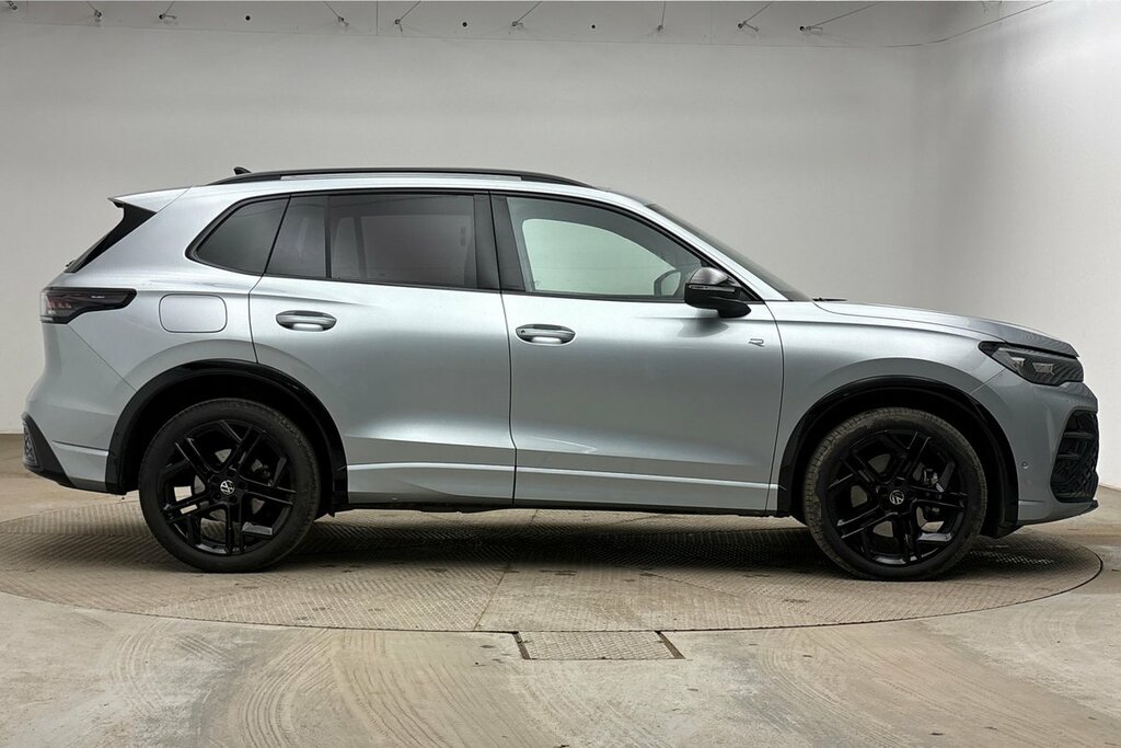 Volkswagen Tiguan R-line 2.0 Tdi 150 Ps 7-Speed Dsg Silver #4