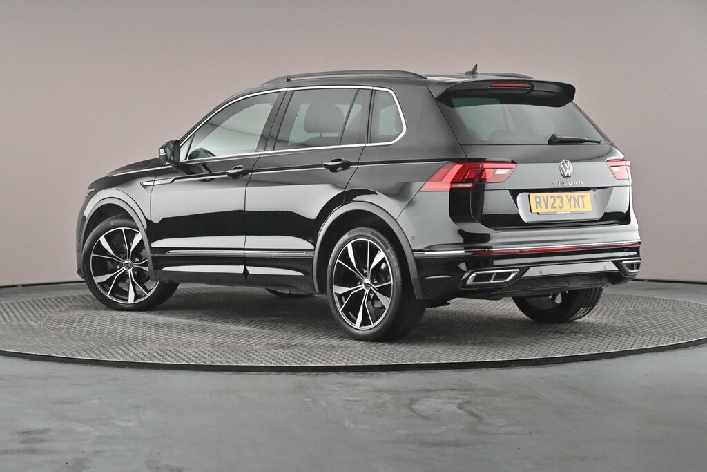 Volkswagen Tiguan R-line 1.5 Tsi 150Ps 7-Speed Dsg Black #2