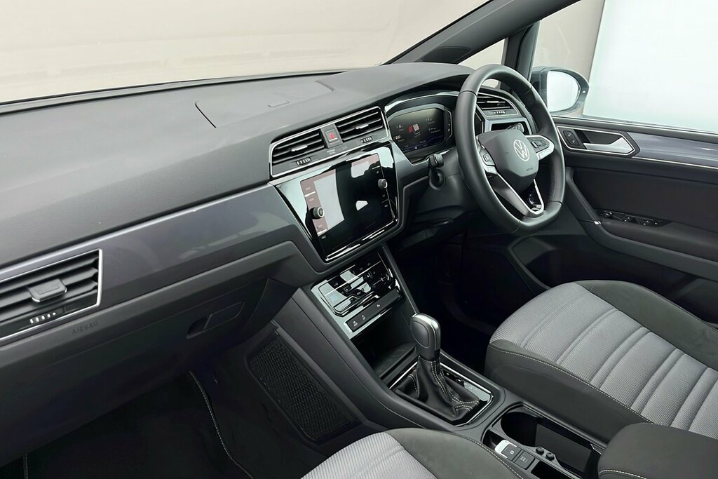 Volkswagen Touran R-line 1.5 Tsi 150 Ps 7-Speed Dsg Grey #2
